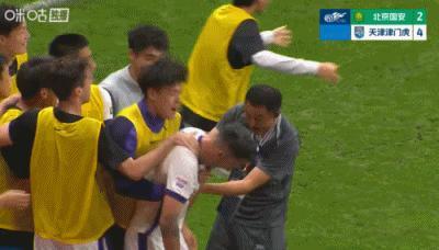 天津津门虎打进4个进球，有3个是反击！就这么几个人参与进攻！真是管用！这还是谢帝