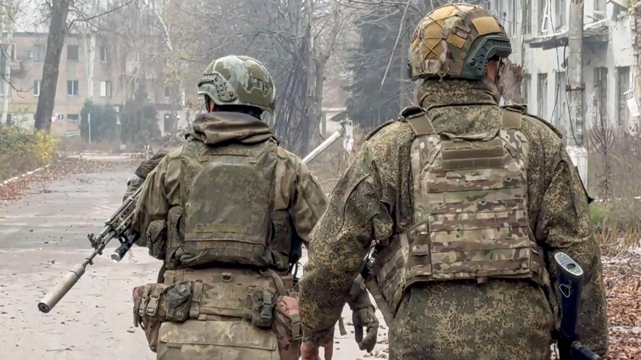 【英国情报机构称，自2022年俄乌战争以来，有近50万名俄军士兵阵亡】

英国政