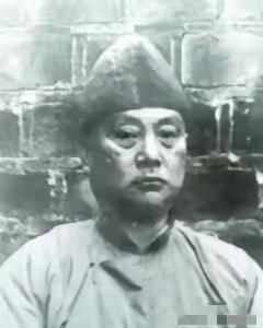 1944年，河南战场，师长吕公良拒绝抛下伤兵换装逃生，带着三千官兵与八万日军血战