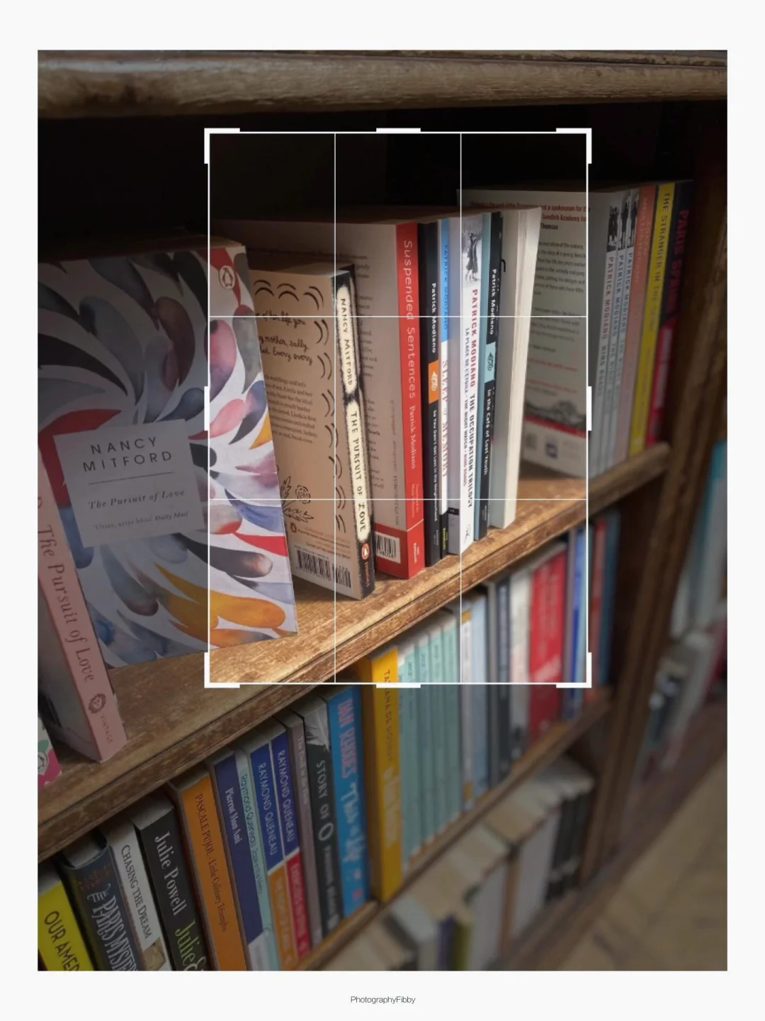 书店这样构图➕滤镜拿捏复古电影氛围感❤️