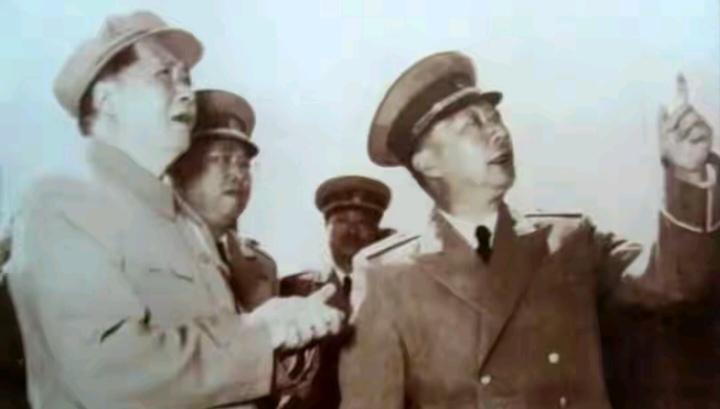 91岁聂帅含泪回忆！两弹绝境时刻，毛主席一句话撑起中国底气。
 
要说新中国最咬