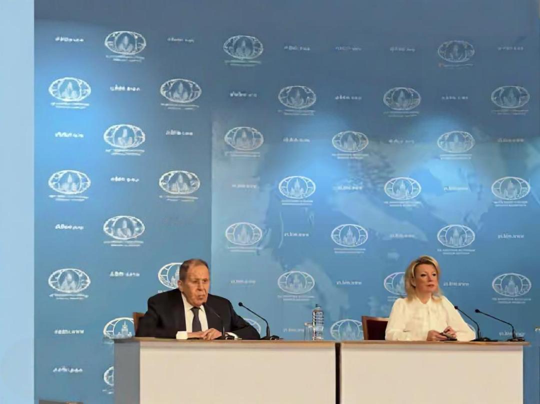 拉夫罗夫在发布会直言中国凭西方定的全球化规则，在经贸基建上赢了西方，这话狠狠打了