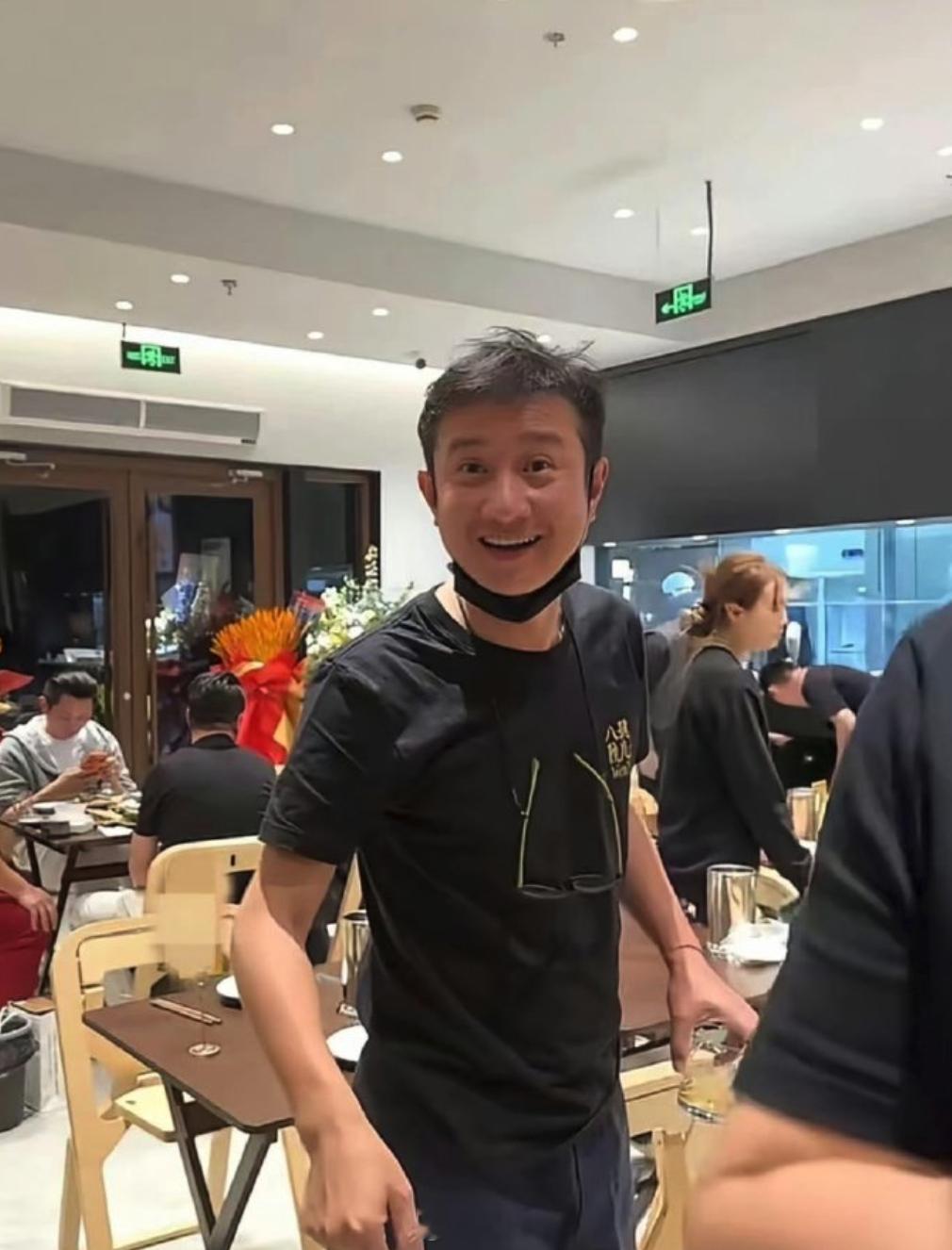 文章面馆 周一不见为什么拿这个梗炒作，时刻提醒大家记得他当年孕期出轨吗 