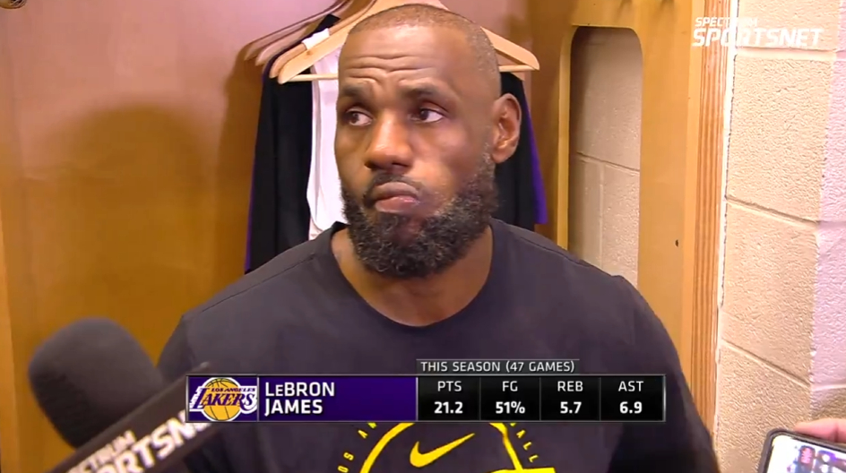 詹姆斯赛后谈到和掘金打完加时赛后的身体恢复情况：“我不想给你们看我髋部的伤口，不