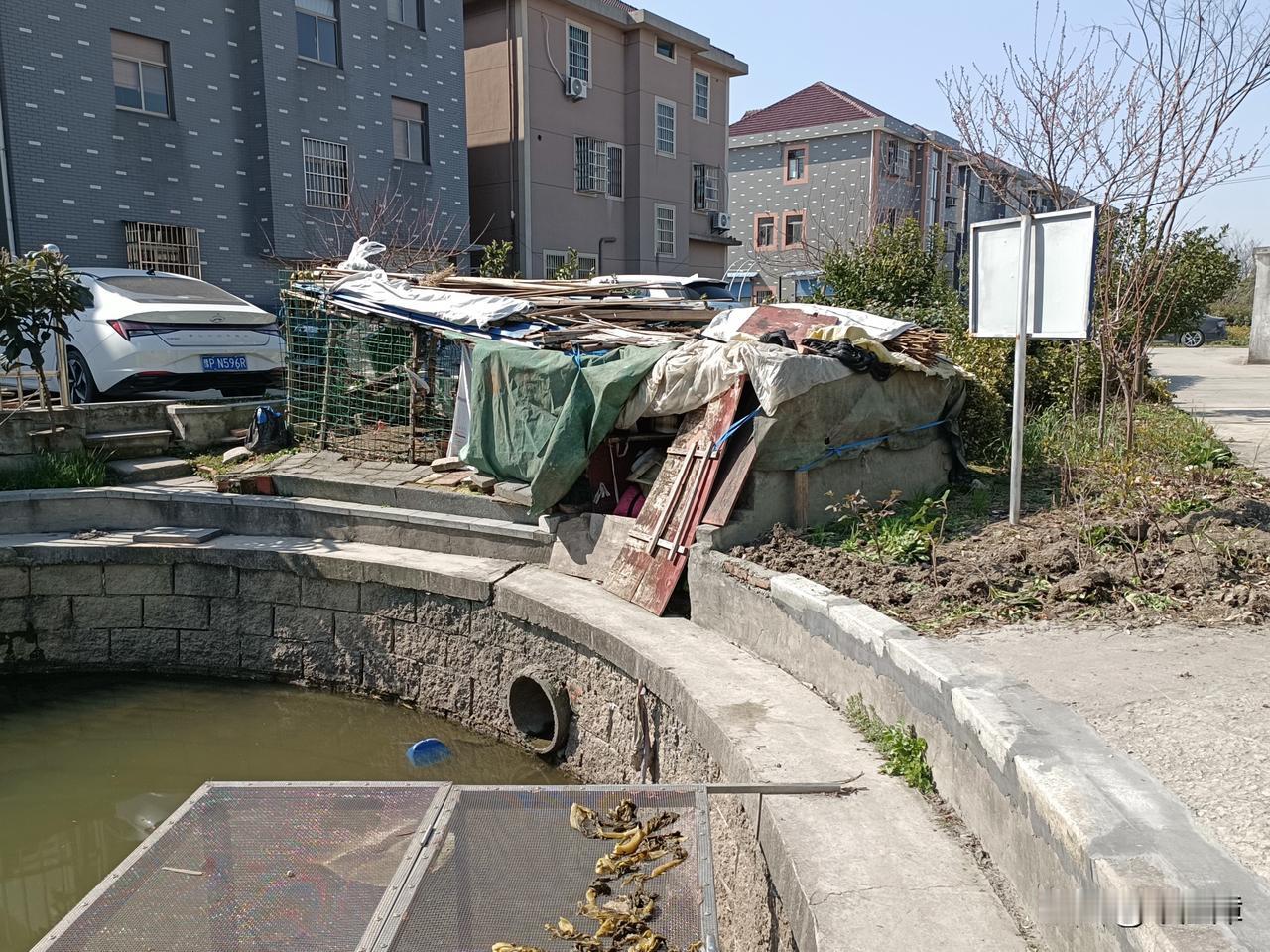 鹿鸣宴：《诗经·鹿鸣》是宴请群臣嘉宾的诗篇。贡院内编排好考试的席舍，考试结束后，