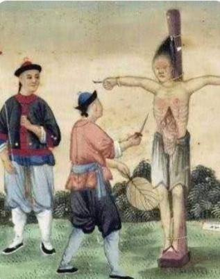 肉刑
这一古老而沉重的词汇，在人类文明的漫长画卷中，曾以血淋淋的笔触刻下了最为残