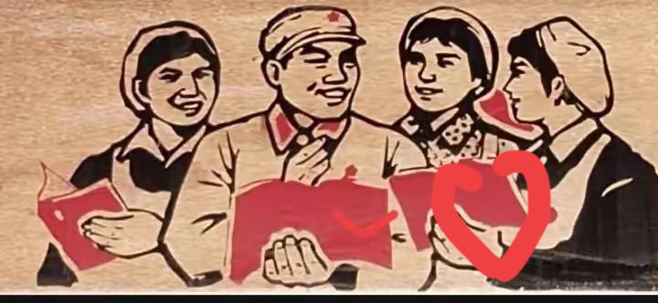 昨晚央视《新闻联播》的一句话，听得人心里又暖又亮：“我们今天取得的伟大成就，都是