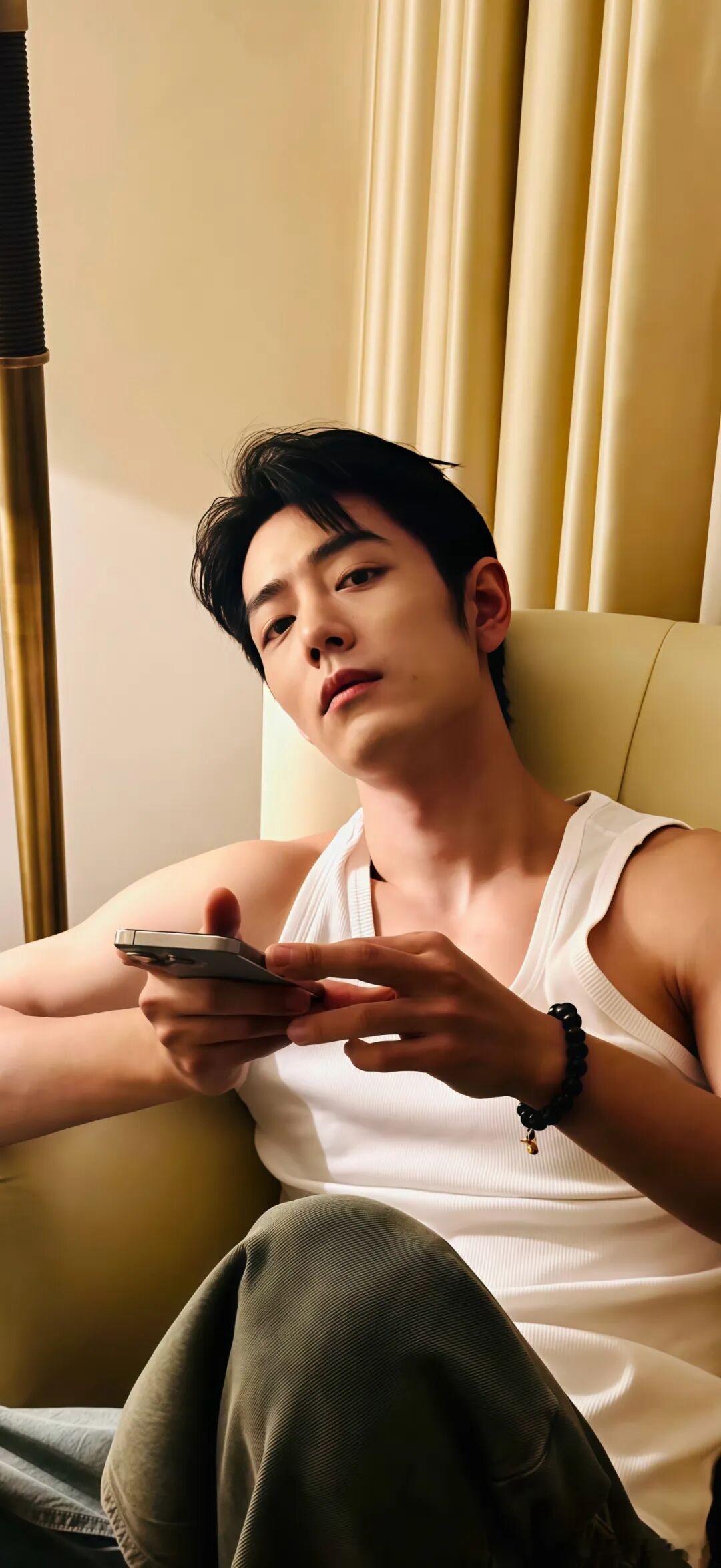 肖战用实力交出亮眼答卷影剧双线开花，肖战凭“剧抛脸”演技斩获多项荣誉，用实打实的