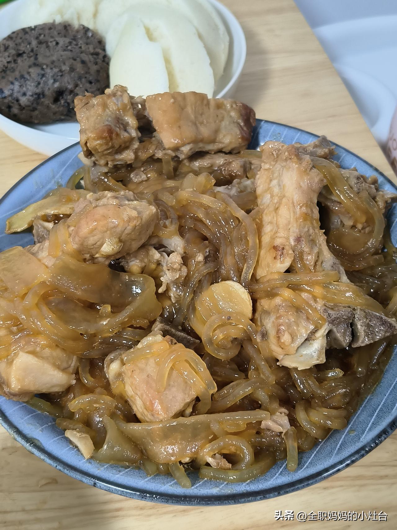 关于存钱，每个人醒悟的时间都不一样。

有的人20几岁就开始存钱了，有的人50多