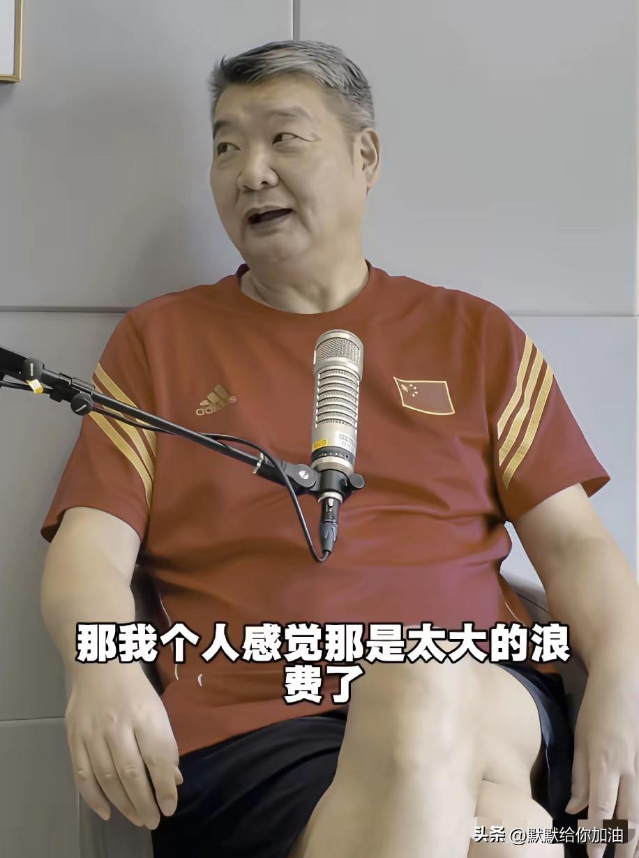 女排终于有人说实话：朱婷不用“太浪费”

前女排青年队主教练李焕宁说：我感觉现在