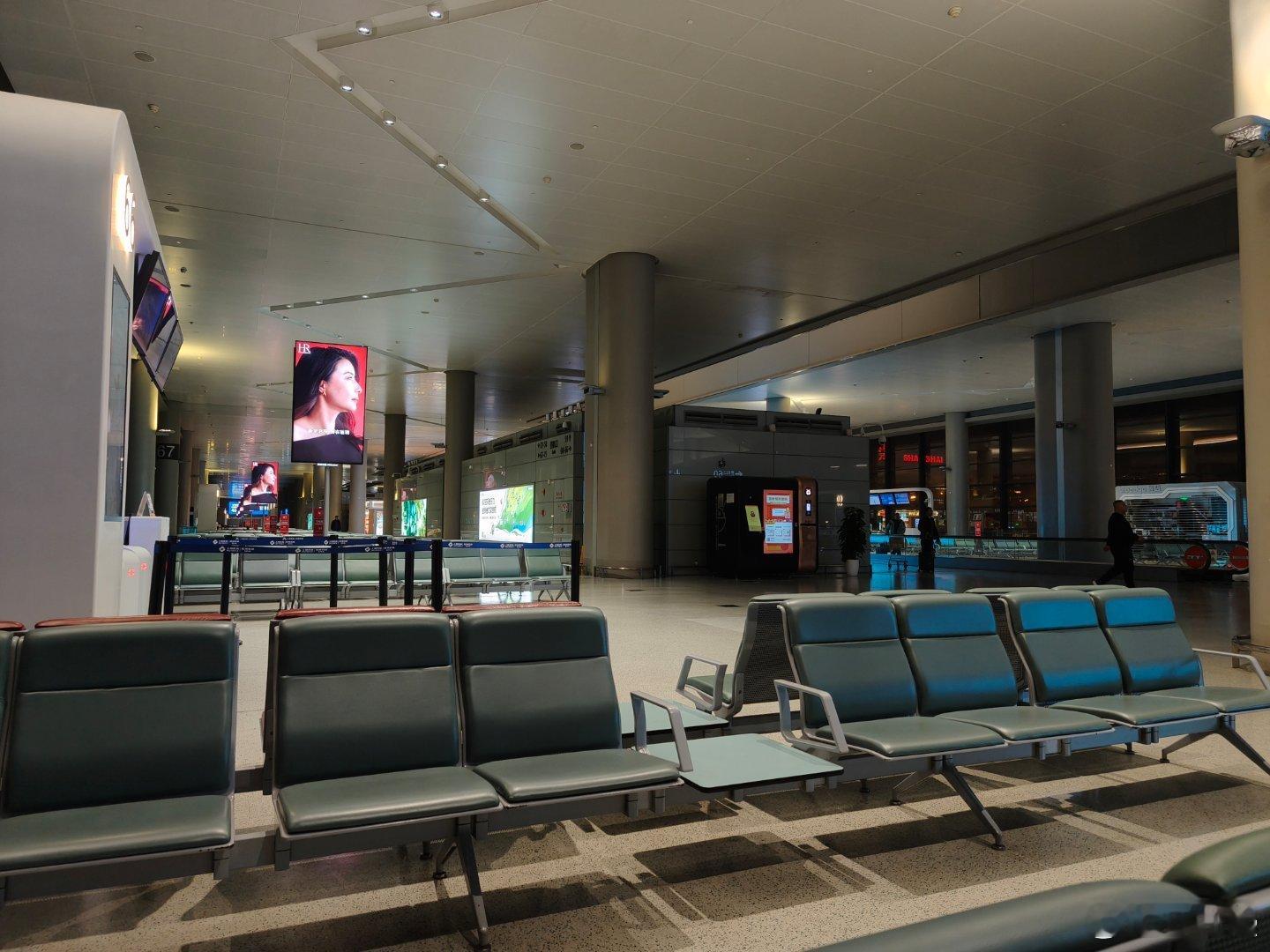 凌晨6点的虹桥机场，好冷清 上海·虹桥机场二号航站楼