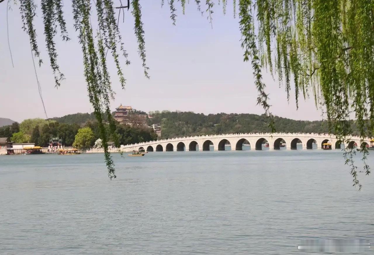 a股周末利好消息不断，周一市场热点板块题材预测，第一，利好海峡两岸板块，新的海峡