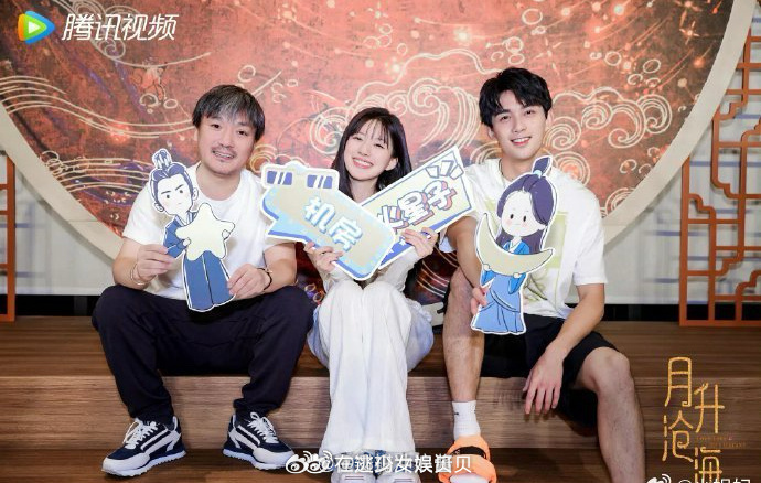 现在看到星汉灿烂这些照片，感觉很神奇…男女主后期因为某些矛盾，都没有再互动过啊，