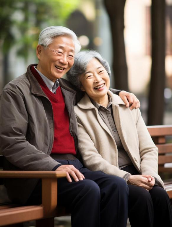 村里有一对老夫妻，两人相守了七十多年，感情一直很好。前几日，97岁的老爷子在院子