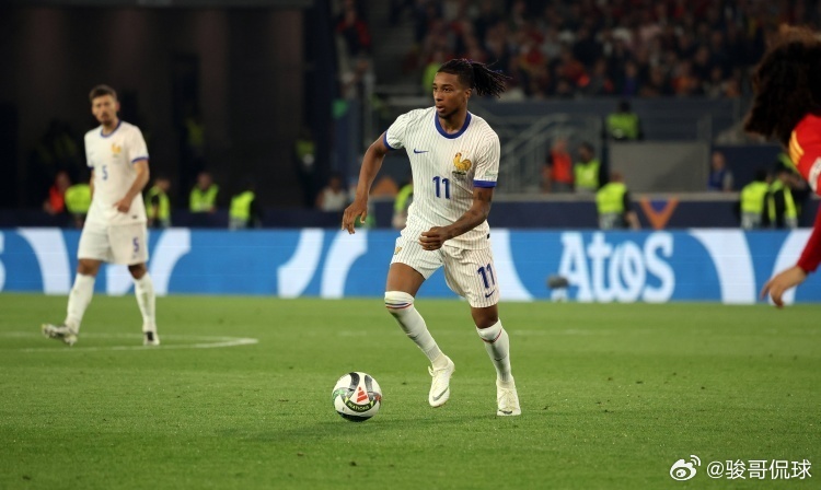 3-1大胜！法国尽显豪门实力！德尚摊出巅峰阵容：全队首发身价突破9亿，奥利塞一战