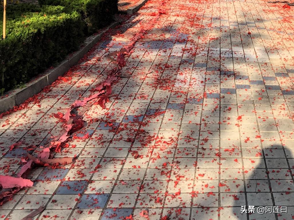 新鲜了！还是第一次接到朋友孩子订婚也要参加的邀请！

午饭时，老公说明天他要去参