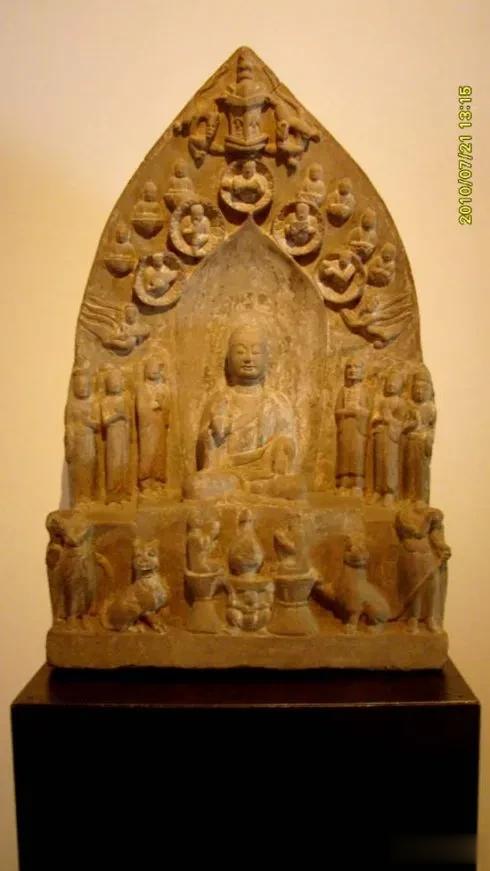  根据《日经亚洲》的报道，德国正调查八国联军侵华时从中国掠夺走的文物，并为今后可