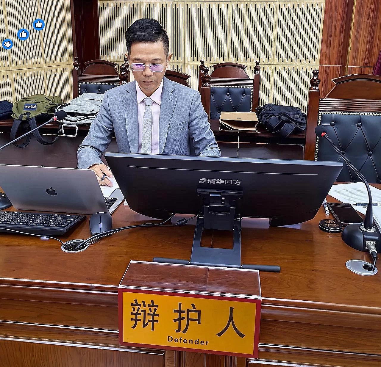 太顶了，李律粉丝破258万！

家人们！李律这人气也太赞了！
昨天到现在粉丝狂涨