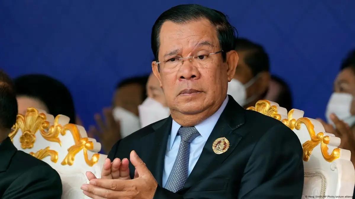 两边下注？柬埔寨同时请中美主持公道，中方一句忠告令柬方冷汗都出来了 。
 
最近