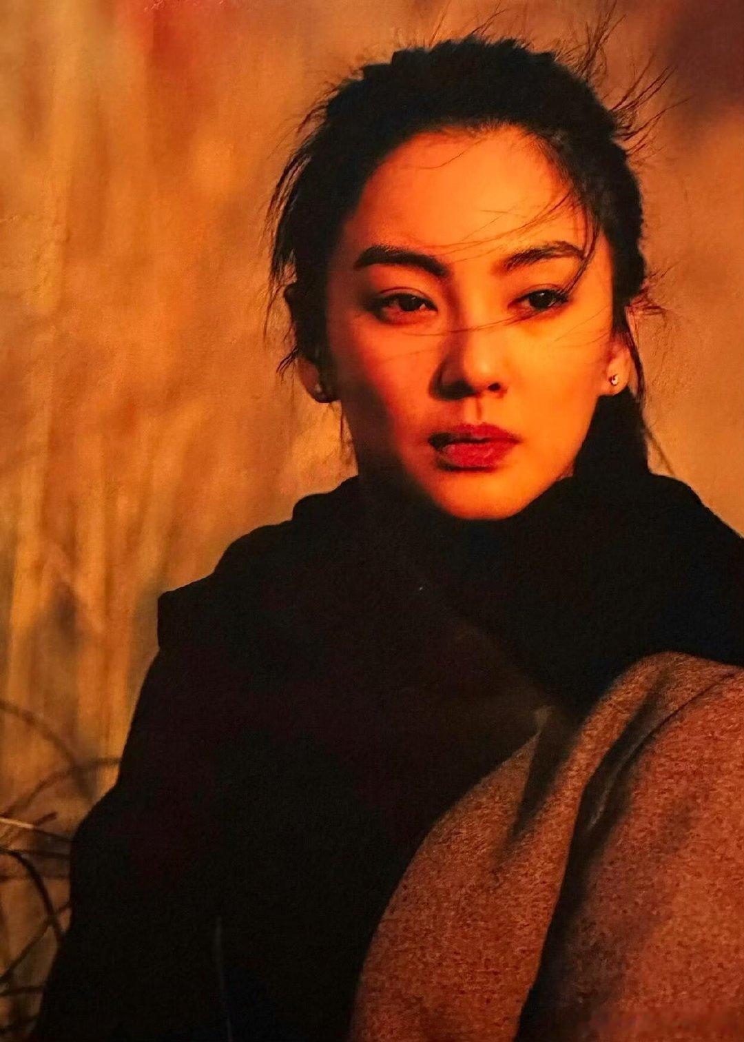 怎么女娲捏张雨绮时那么用心 啊啊啊啊啊张雨绮颜值亮眼slay全场，御姐范儿让人印