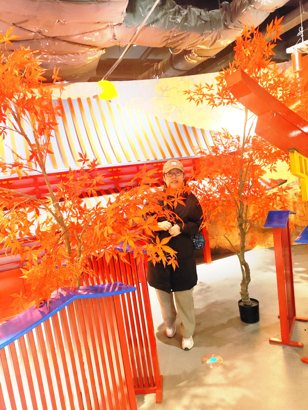 我退休之后的的兴趣爱好就是喜欢唱歌，以前我就是特别喜欢唱歌，但是以前由于工作忙，