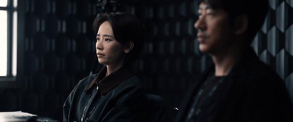 《剥茧》这段四角恋，表面是“宜修纯元”的狗血复刻，实则是恋爱脑的集体悲剧——胡洁