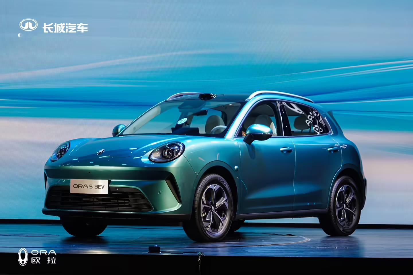 长城欧拉5正式上市了，还是沿用了欧拉“猫”设计，圆润复古造型，起售价9.98万，