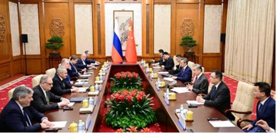 想拿中国尿素救春耕？先还钱！中国锁定俄油巨单，印度彻底出局
 
俄副外长鲁坚科已