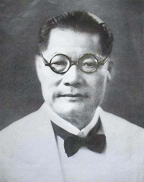 这位潮汕人，为抗日捐出5个亿遭枪杀，15字遗言令人泪目。
 
在抗日战争那段山河