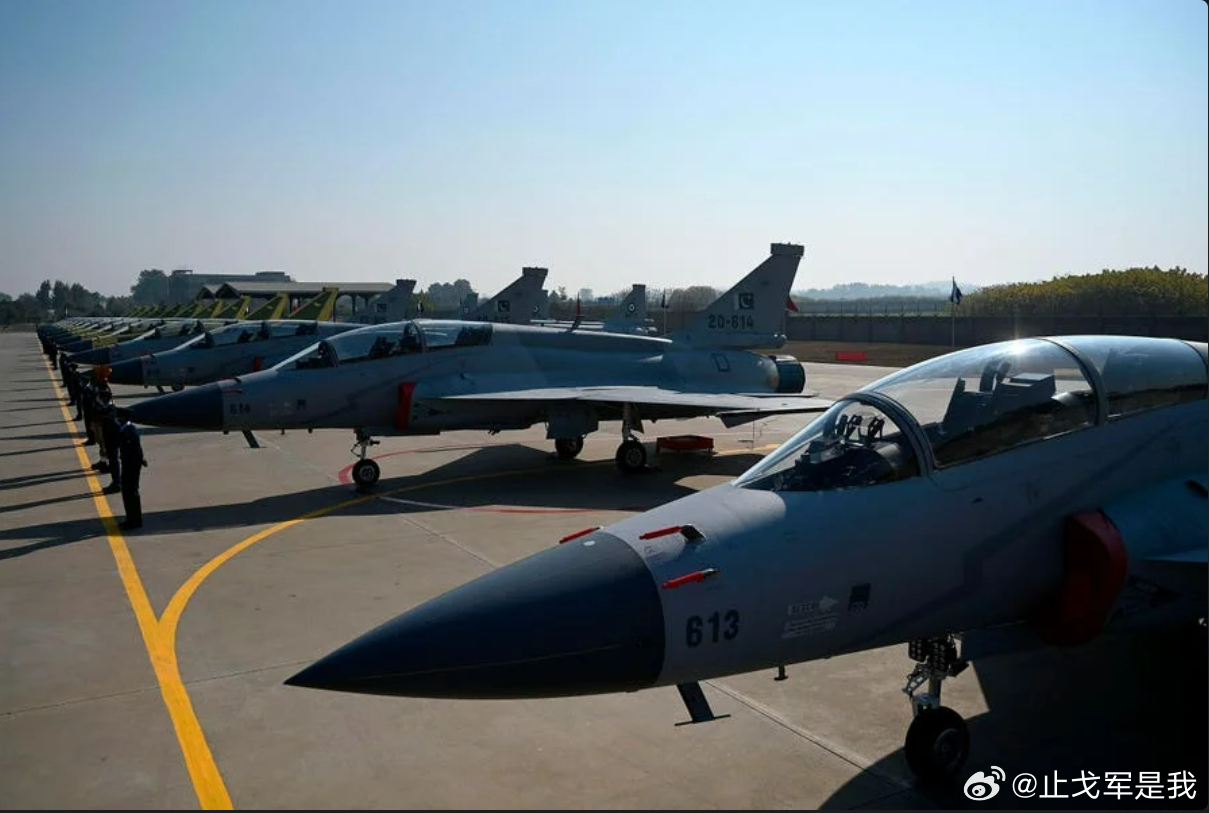 枭龙携PL-15E导弹威慑邻国，亚美尼亚购印度阿卡什，南高加索对抗加剧2026年