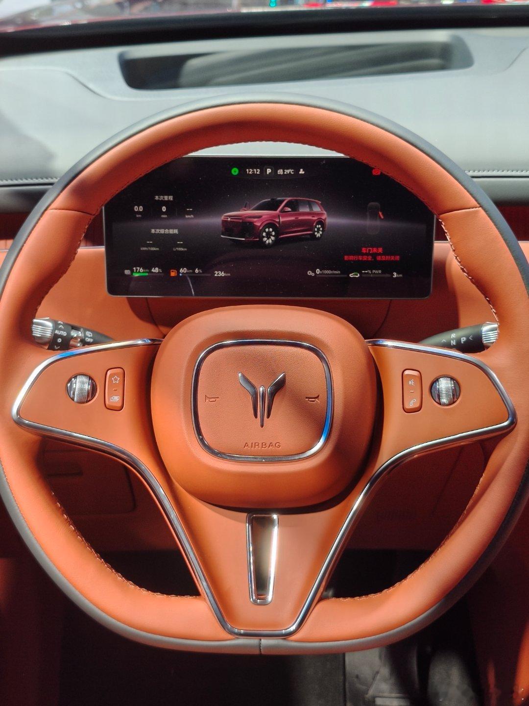 2026北京车展实拍 五座新王 SUV岚图泰山X8，这空间实在是太大了！岚图泰山