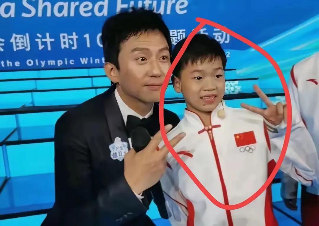 家人们，跳水赛场风云变幻，全红婵因脚腕旧伤复发，无奈选择退赛养伤。从墨西哥比赛回