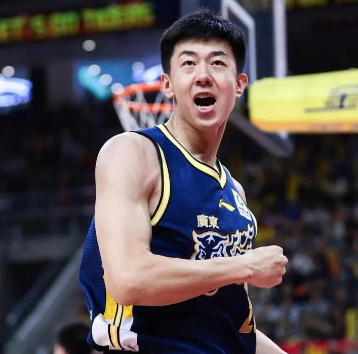 曾泪洒赛场的王少杰果真要离开广东了吗？

5月13日，王少杰离开广东宏远男篮俱乐