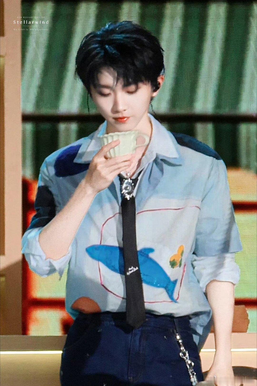 马嘉祺 💜新生代歌手马嘉祺我不要小卡了 也不要你的爱了 我只想让你抱抱快破碎的