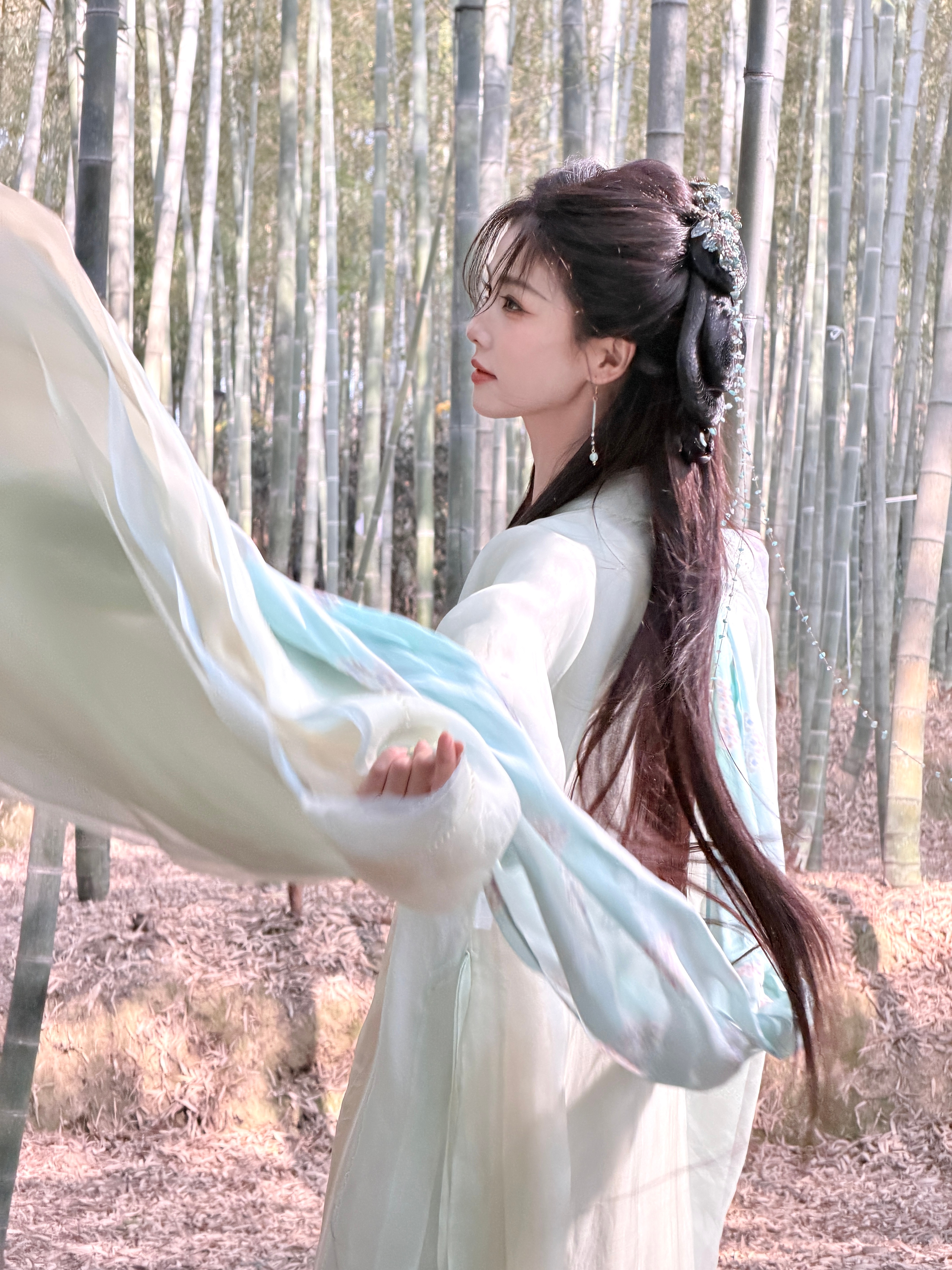 白鹿替身花絮外泄三类人涉嫌侵权白鹿 在复制粘贴的时代，你是手写的诗