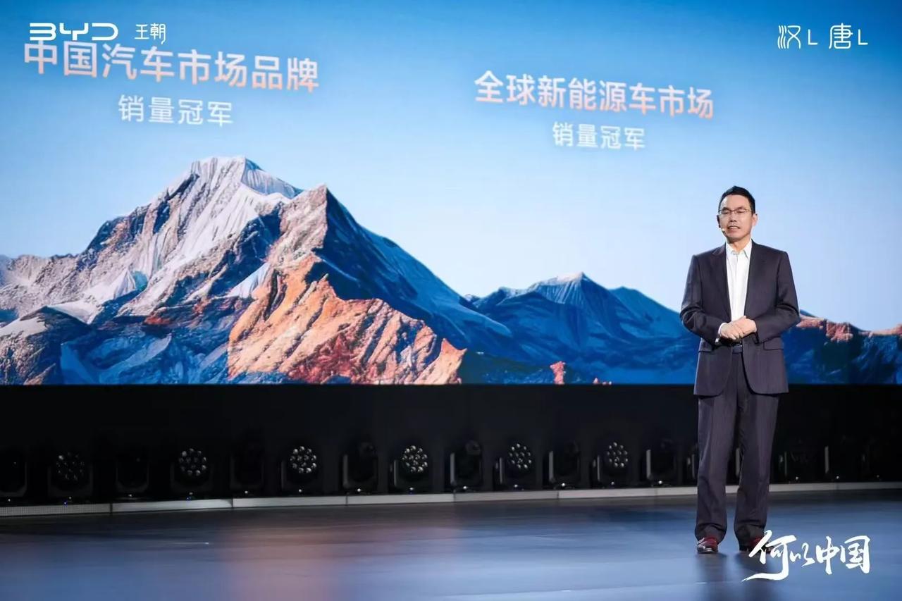 溯中华精髓，展时代底气
汉L唐L设计发布会
凝望千年璀璨，以鲜明的民族标识
涌动