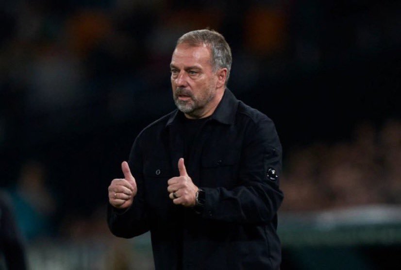 记者：昨天赛前许多媒体透露什琴斯尼首发，结果是特尔施特根，弗里克利用这个在更衣室