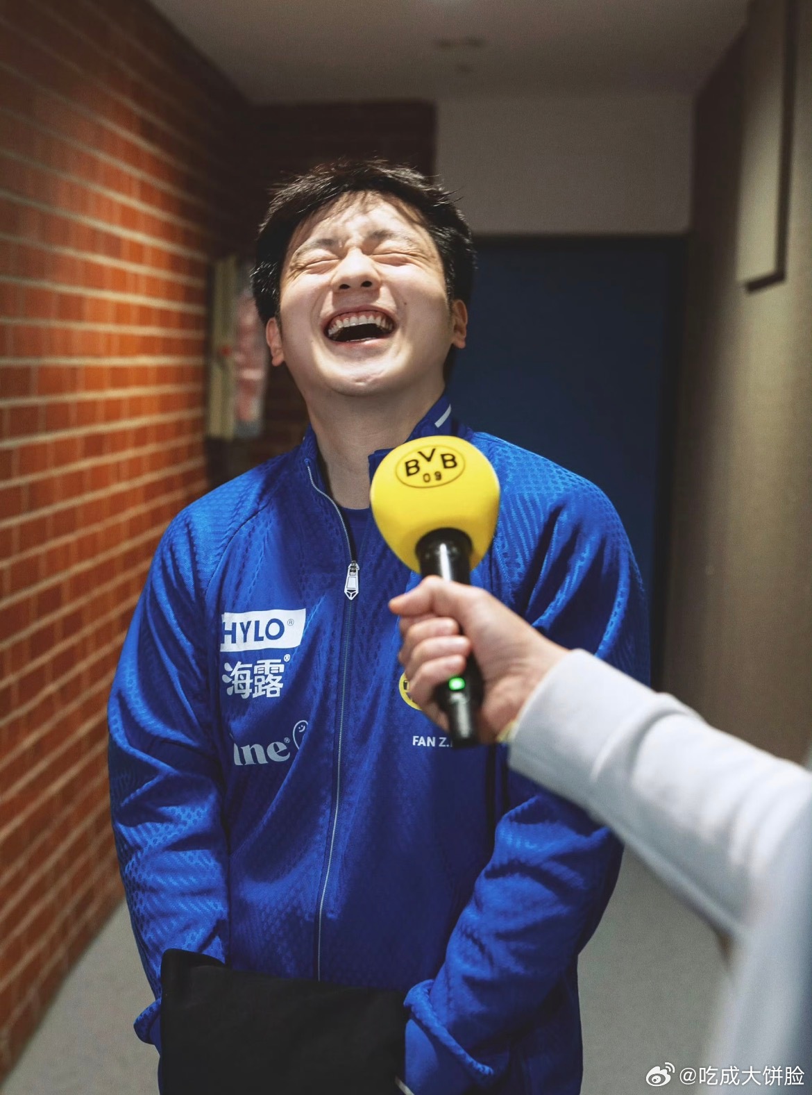 樊振东超有感染力的笑容！ 