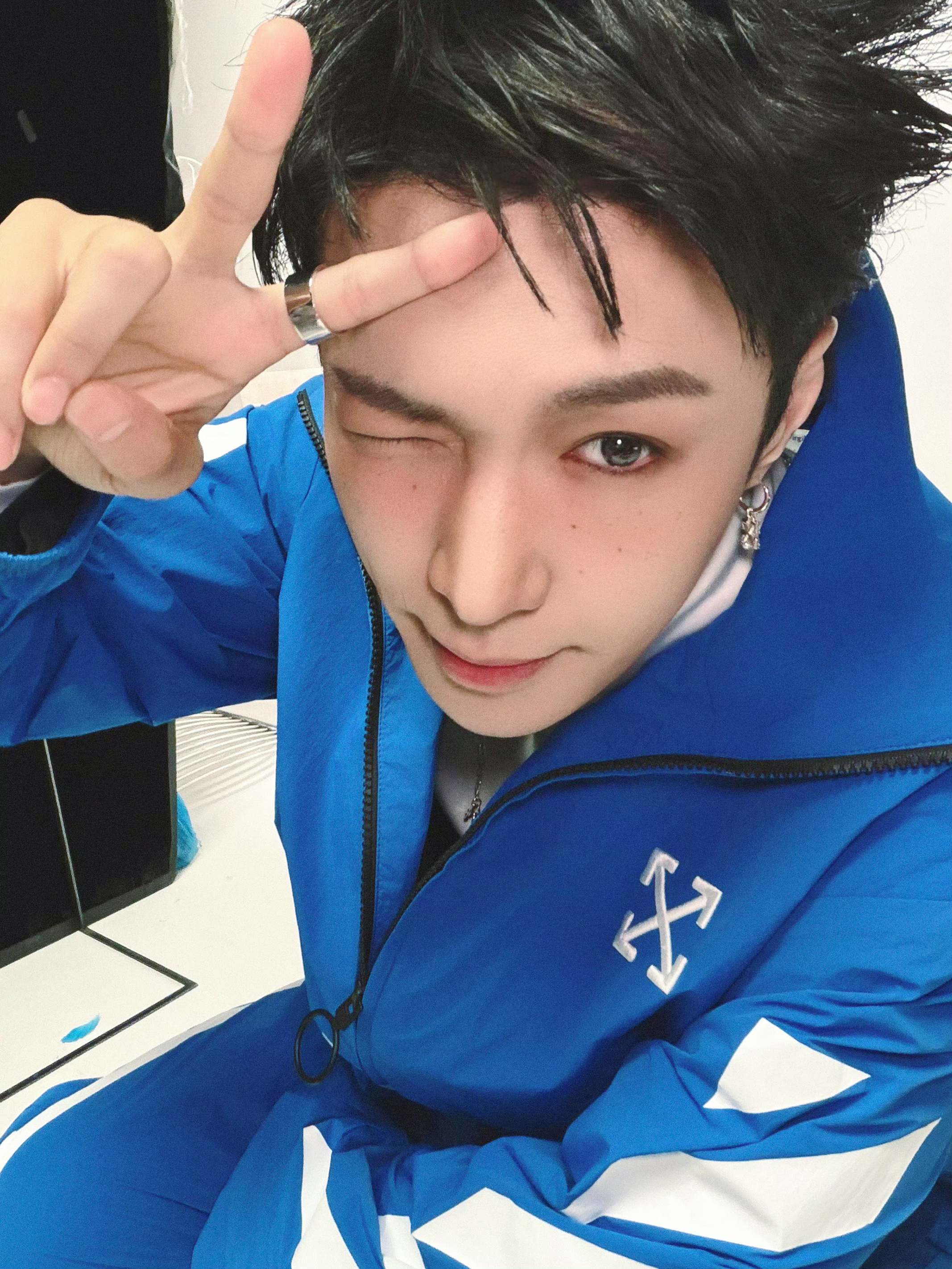 张艺兴OFFWHITE品牌代言人张艺兴❤️ ​​​