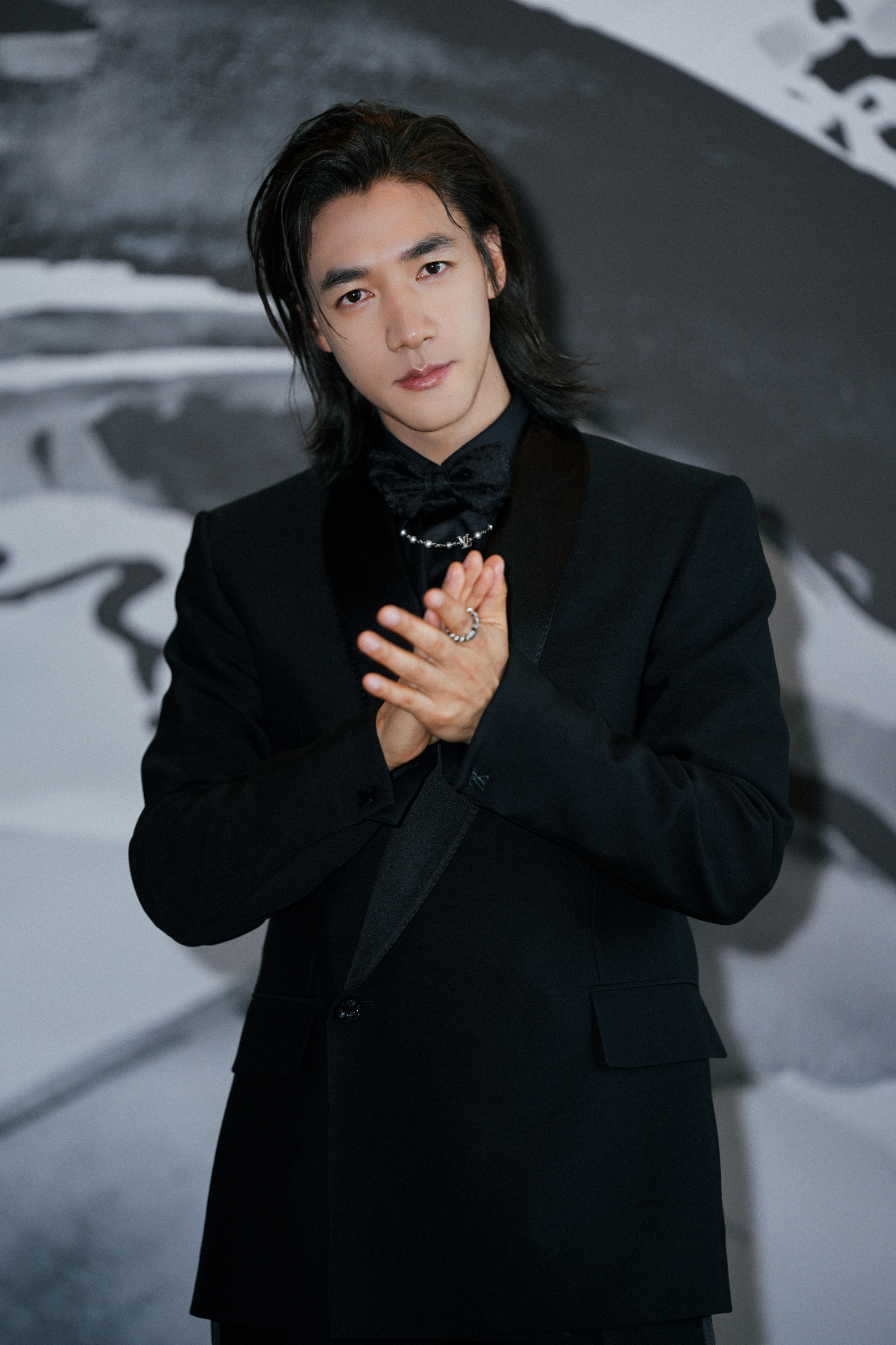 此沙熟男魅力   All black的风格真的是好适合他，此沙熟男魅力真的是绝了