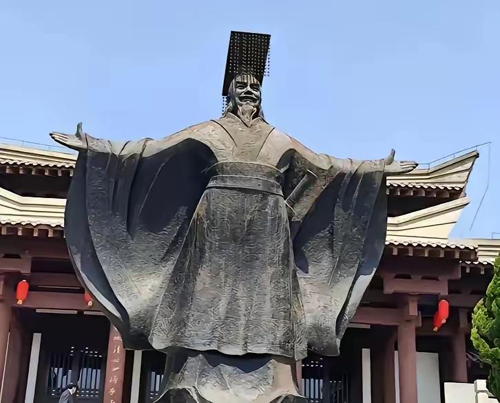 秦始皇49岁死了，人们都说他短命，可很少有人算过账，在统一六国之后的11年时间里