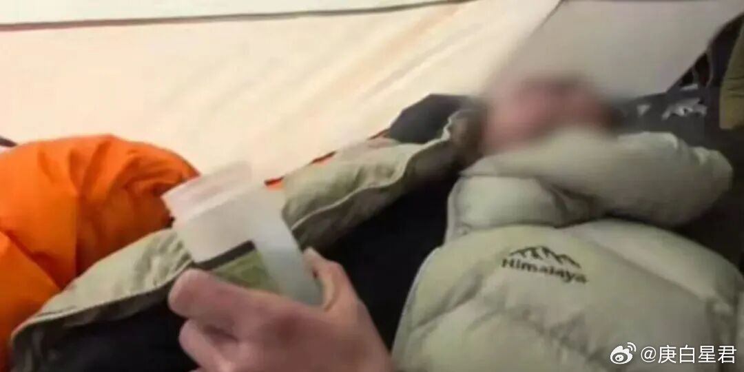 亚丁21岁小伙离世：不是舍不得花钱那么简单这两天，网上有个故事很热：96岁老人坐