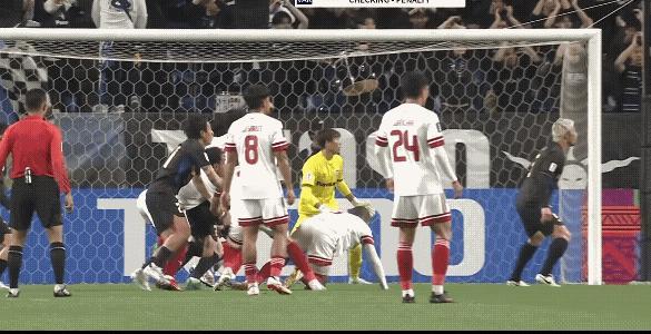 亚冠二级联赛淘汰赛曼谷联半场1：0领先大阪钢巴，这个有点冷门啊，毕竟曼谷联是精英