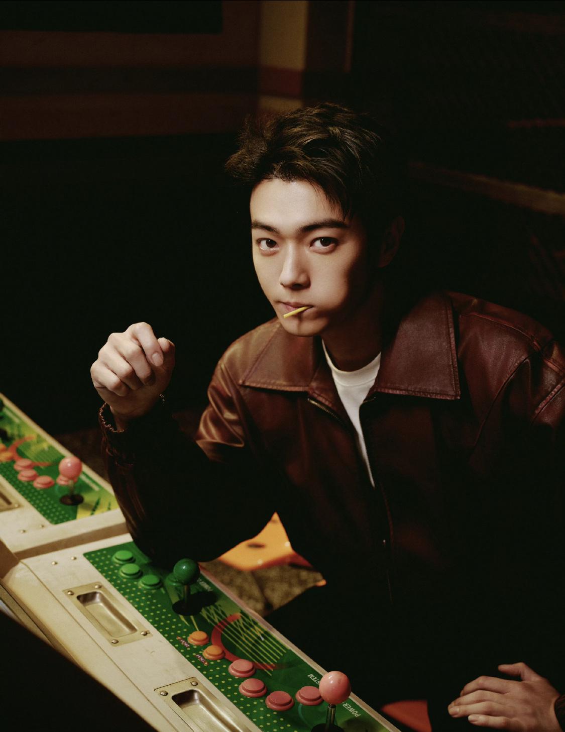 许凯一句：怪我……，登上了热搜。

原来许凯沉寂的时间太久，久到粉丝在许凯超话吐