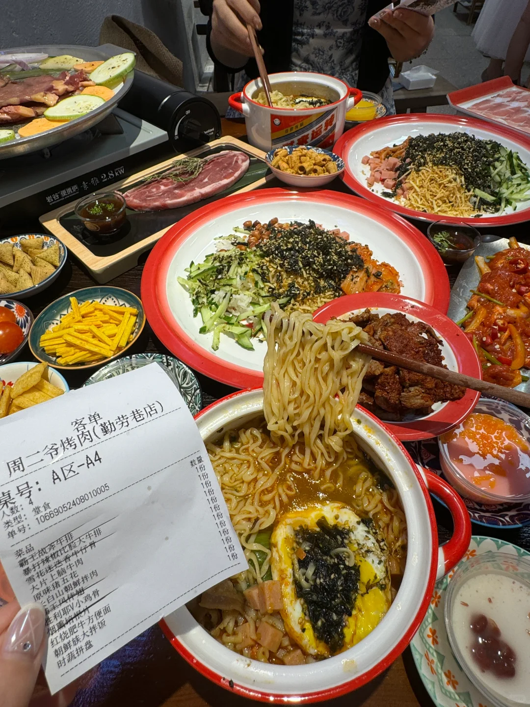 步行街！新开的！！一周吃了3次的“穷鬼小店”