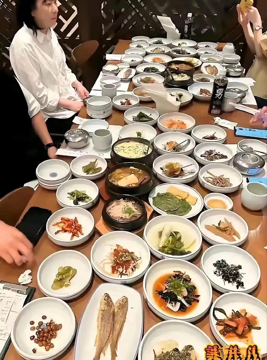 韩国人这样聚餐能吃饱吗 