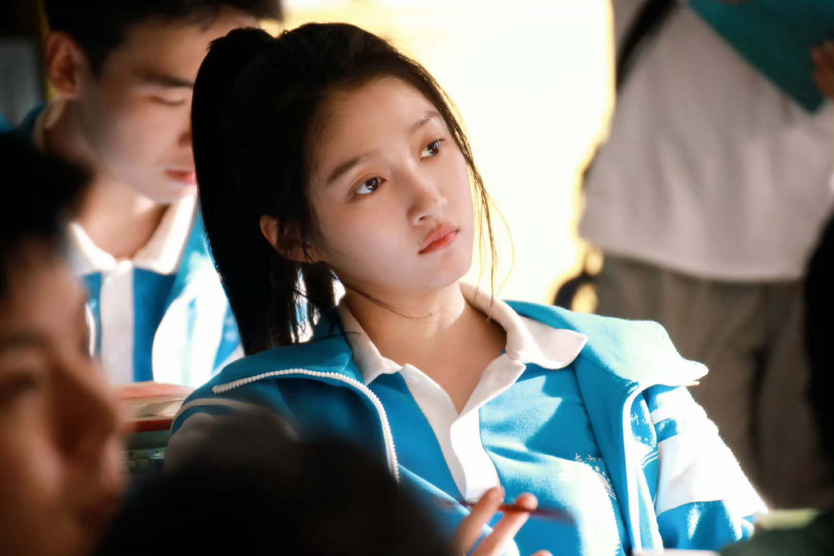 关晓彤新商务丝塔芙月底宣 