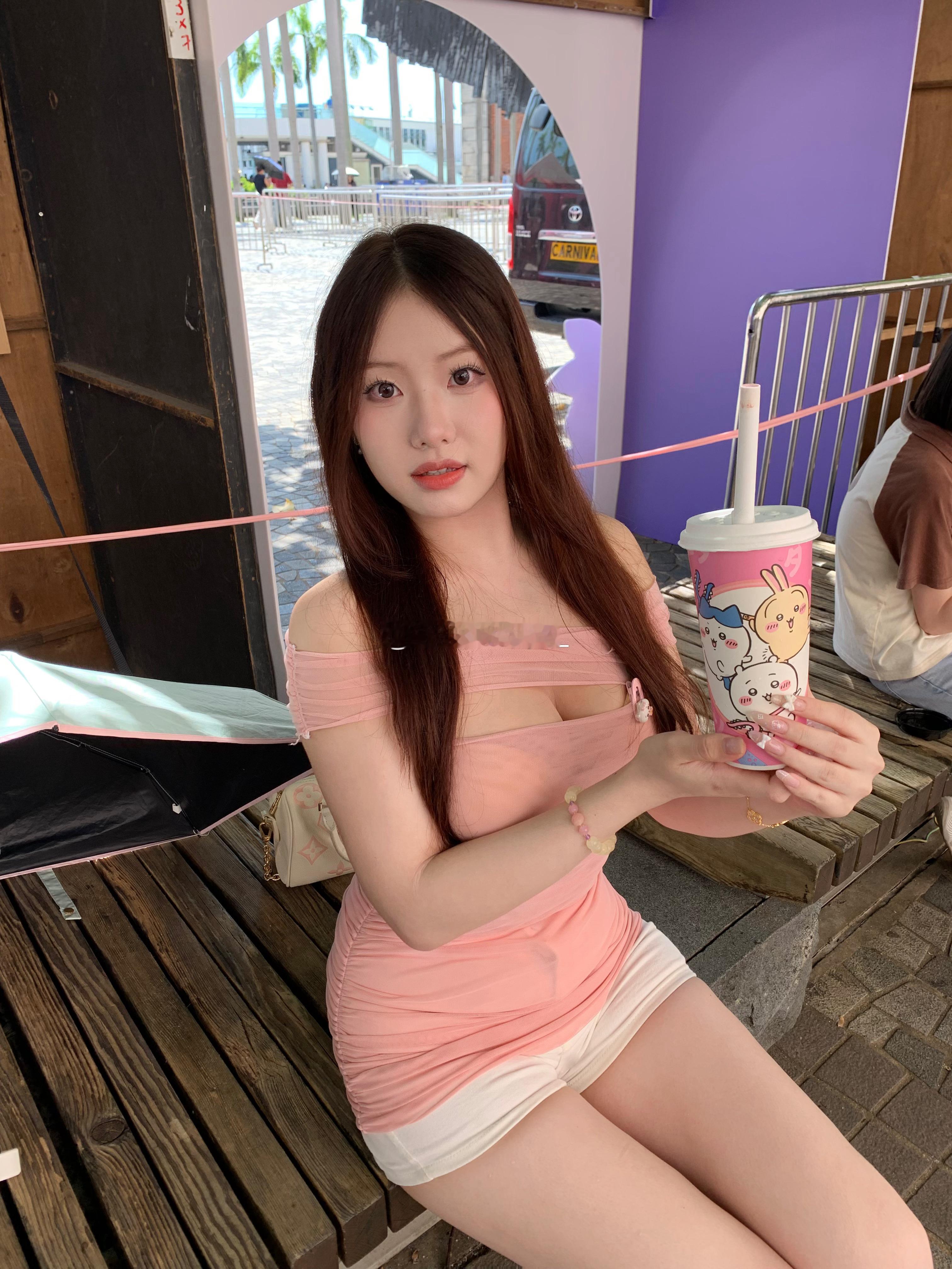 我感觉我要晒成黑炭了[並不簡單] ​​​