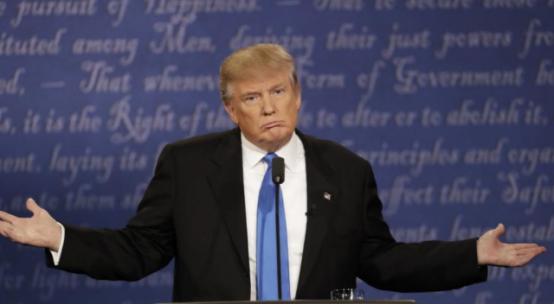 赚命还是赚钱？长荣这次算是真的怕了，船上拉着那82套“海马斯”和两千多发弹药，本