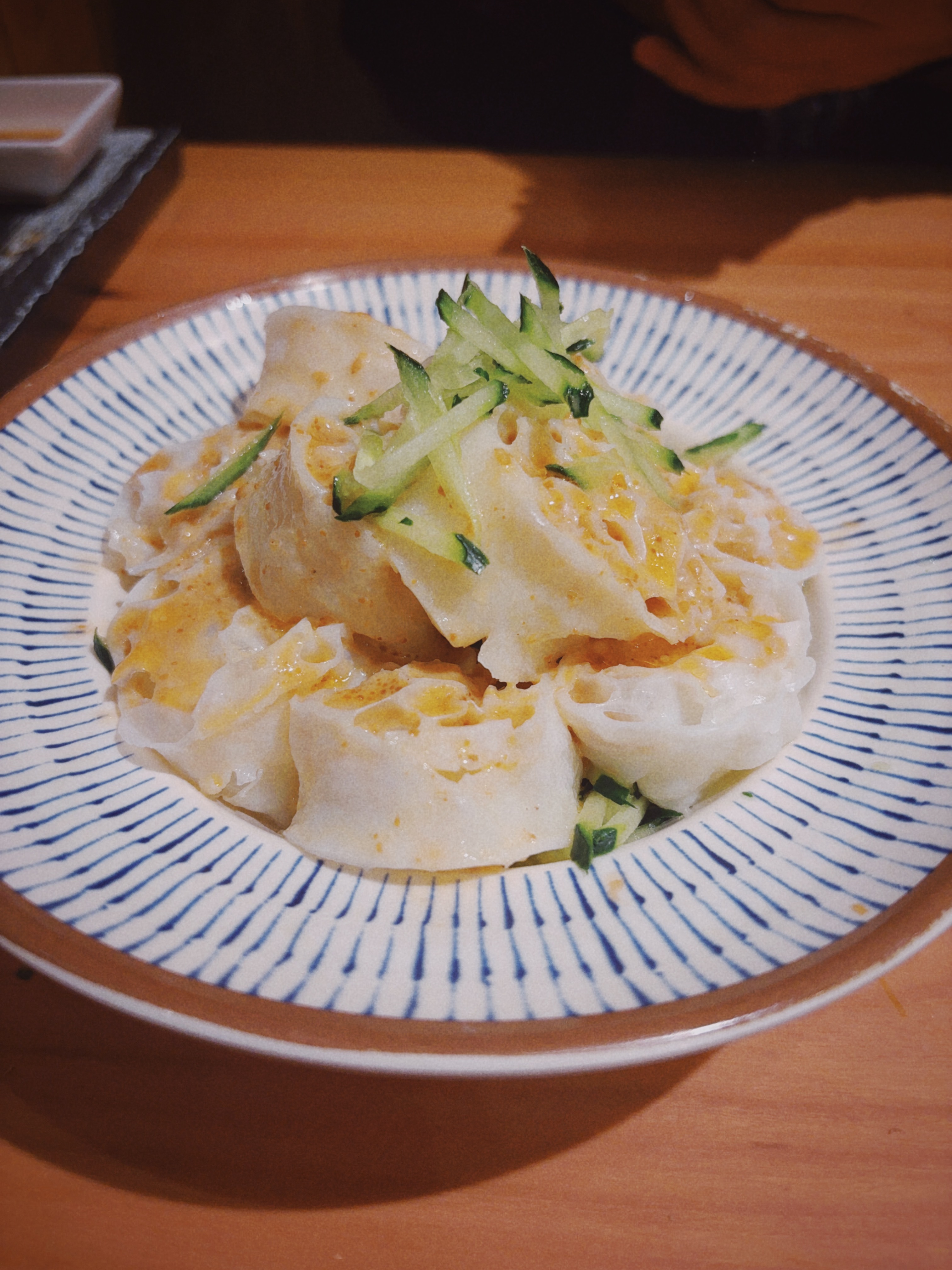 请我吃好吃的酱牛肉，饺子，还有……这是北京的双皮奶吗？hhhh！很清凉，有点薄荷